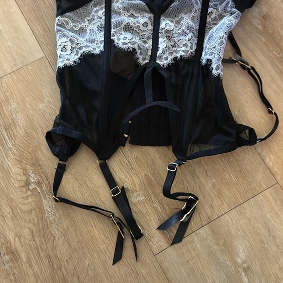 Bluebella wired basque nwot - Picture 2 of 4